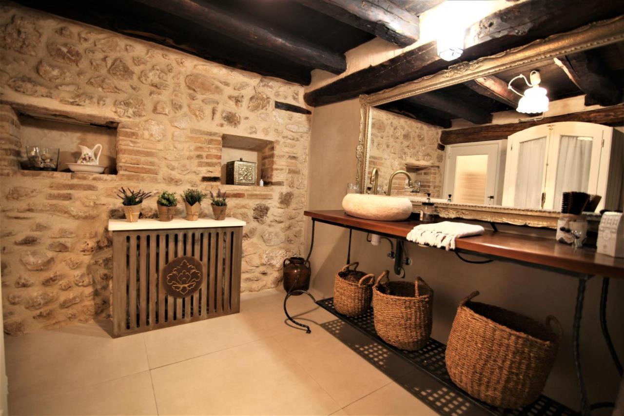 Wabisabi Townhouse Vila Montejo de la Vega de la Serrezuela Exterior foto