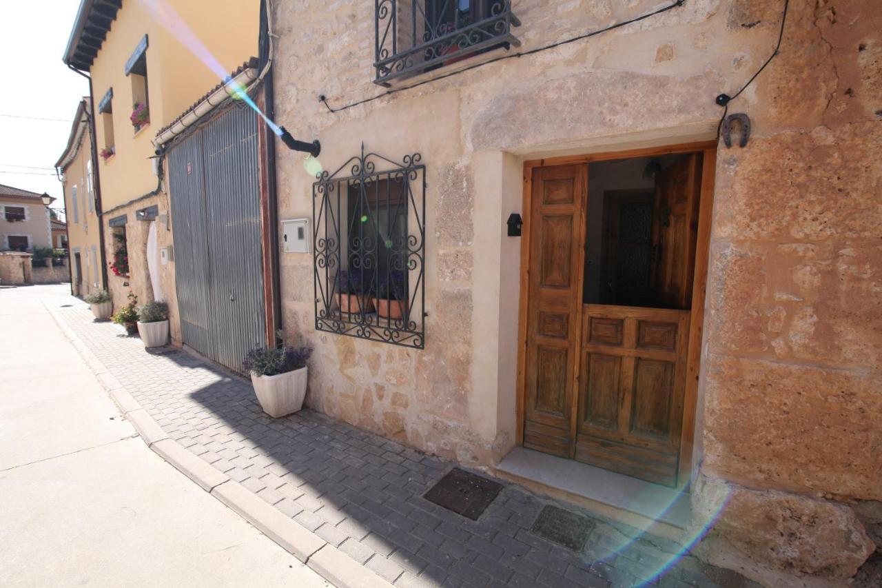 Wabisabi Townhouse Vila Montejo de la Vega de la Serrezuela Exterior foto
